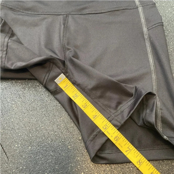 NWT Puma Women's Black Logo Stretch Cleverdry Tech Fitness Shorts Size Large - Picture 5 of 13